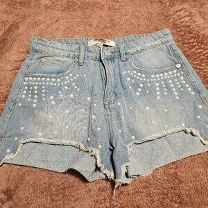 Free Generation Women's Pearl Accent Step-Hem Jean Shorts